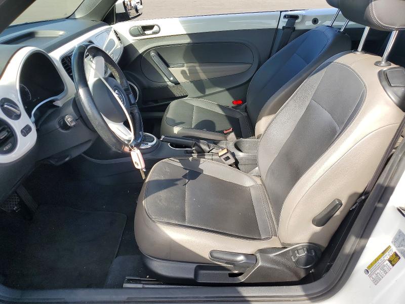 64097946 :رقم المزاد ، 3VW5P7AT5DM826183 vin ، 2013 Volkswagen Beetle مزاد بيع