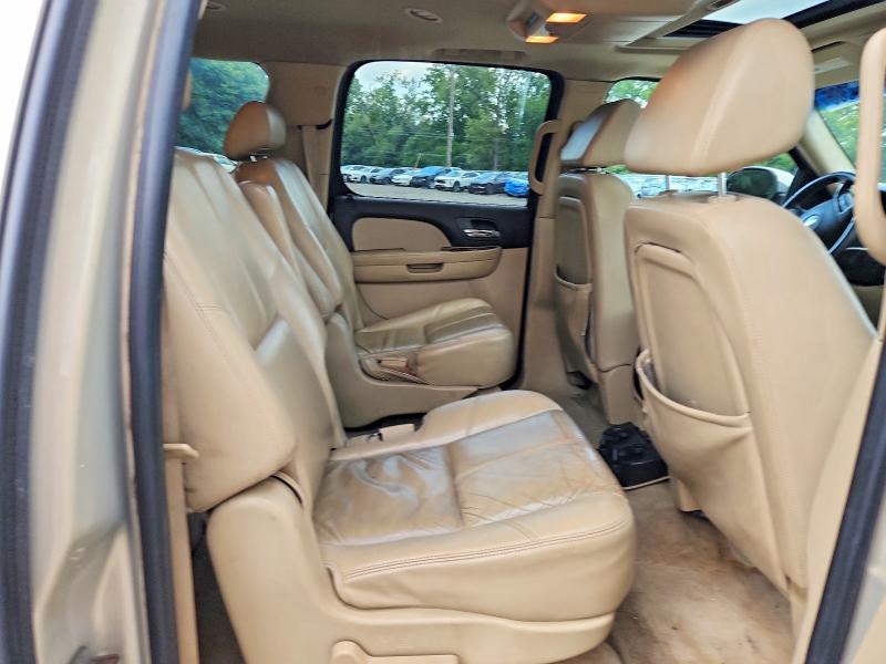 64954306 :رقم المزاد ، 3GNFK16338G216709 vin ، 2008 Chevrolet Suburban مزاد بيع