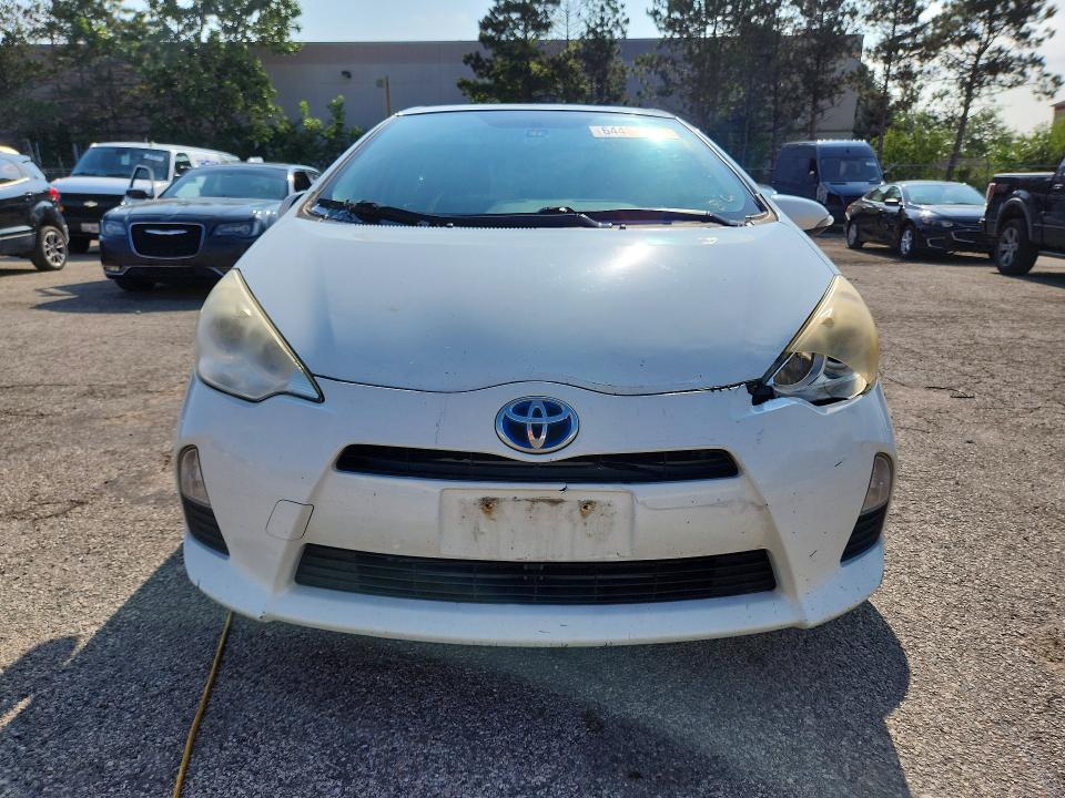 2013 Toyota Prius C მანქანა იყიდება აუქციონზე, vin: JTDKDTB38D1531517, აუქციონის ნომერი: 64439156