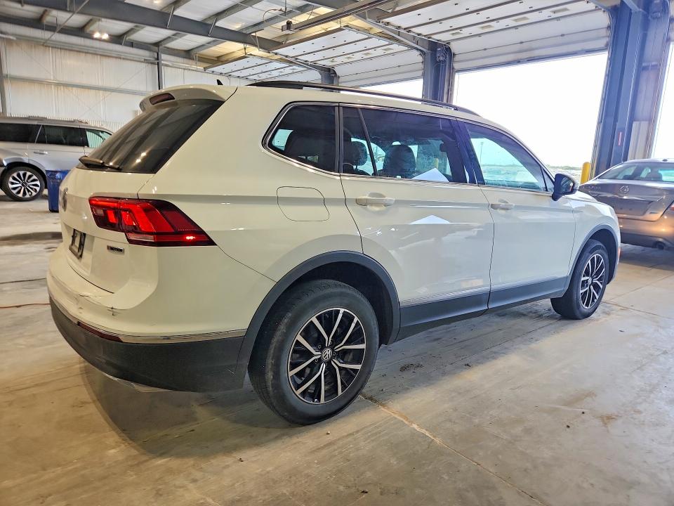 2021 Volkswagen Tiguan მანქანა იყიდება აუქციონზე, vin: 3VV2B7AX9MM100951, აუქციონის ნომერი: 64978476