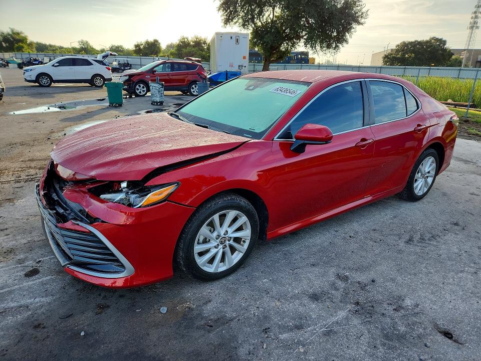 2024 Toyota Camry მანქანა იყიდება აუქციონზე, vin: 4T1C11AKXRU215256, აუქციონის ნომერი: 63436546