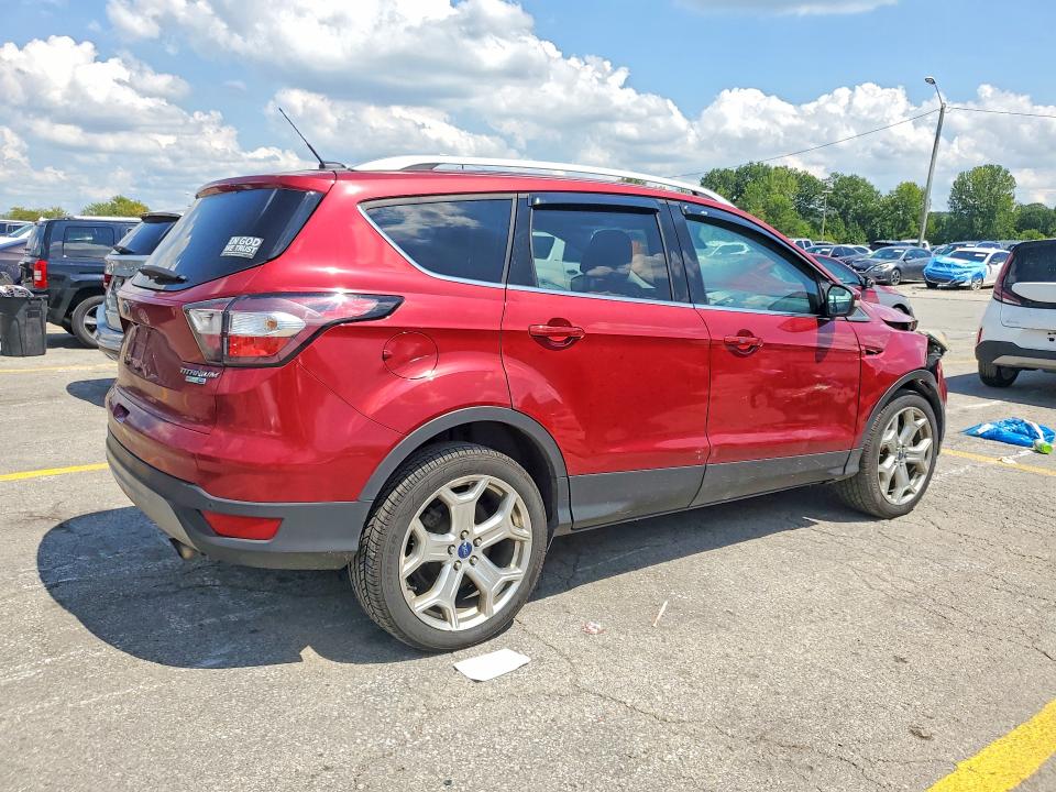 65827546 :رقم المزاد ، 1FMCU9J94HUB23173 vin ، 2017 Ford Escape مزاد بيع