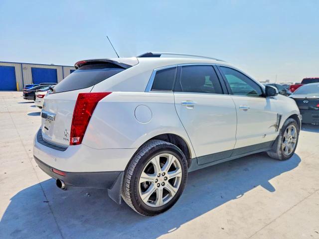 63676386 :رقم المزاد ، 3GYFNDE3XFS598924 vin ، 2015 Cadillac Srx مزاد بيع