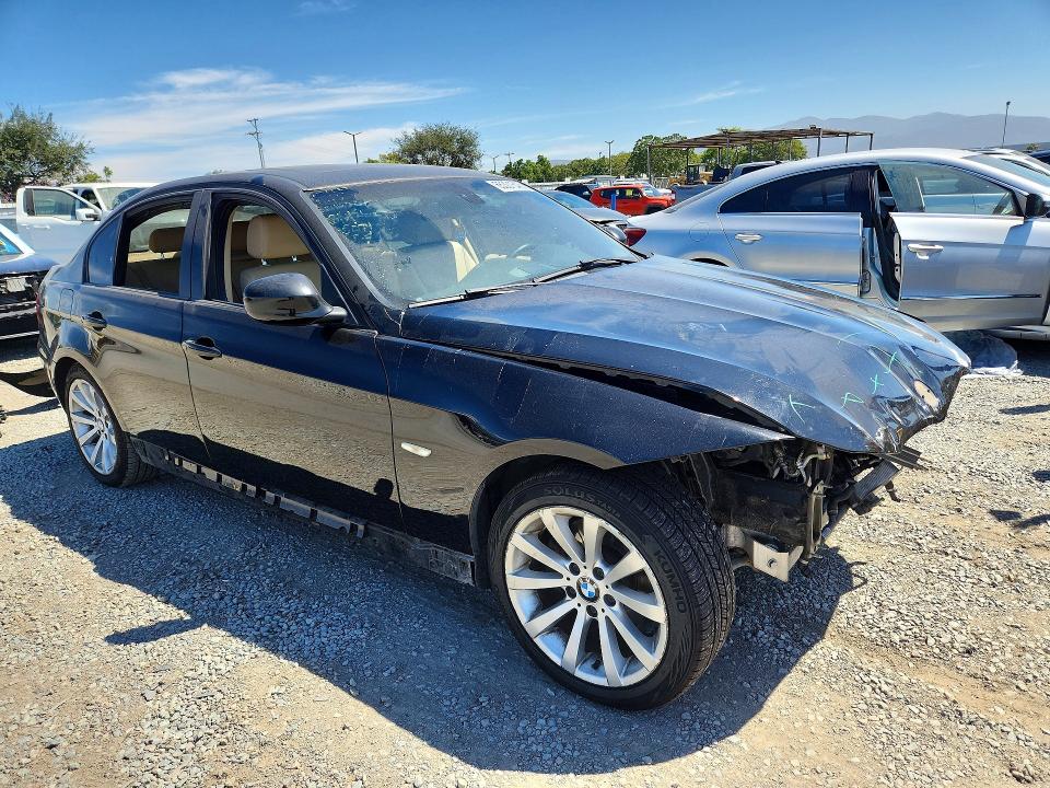 65301646 :رقم المزاد ، WBAPH5G50BNM75074 vin ، 2011 Bmw 328 مزاد بيع