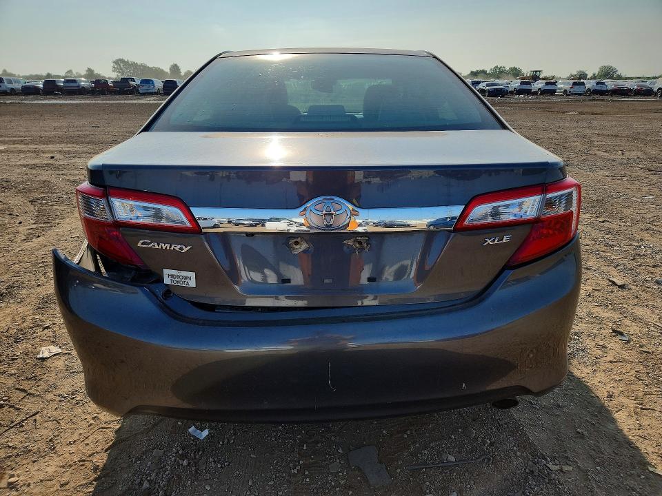 64055216 :رقم المزاد ، 4T4BF1FK2DR320085 vin ، 2013 Toyota Camry مزاد بيع