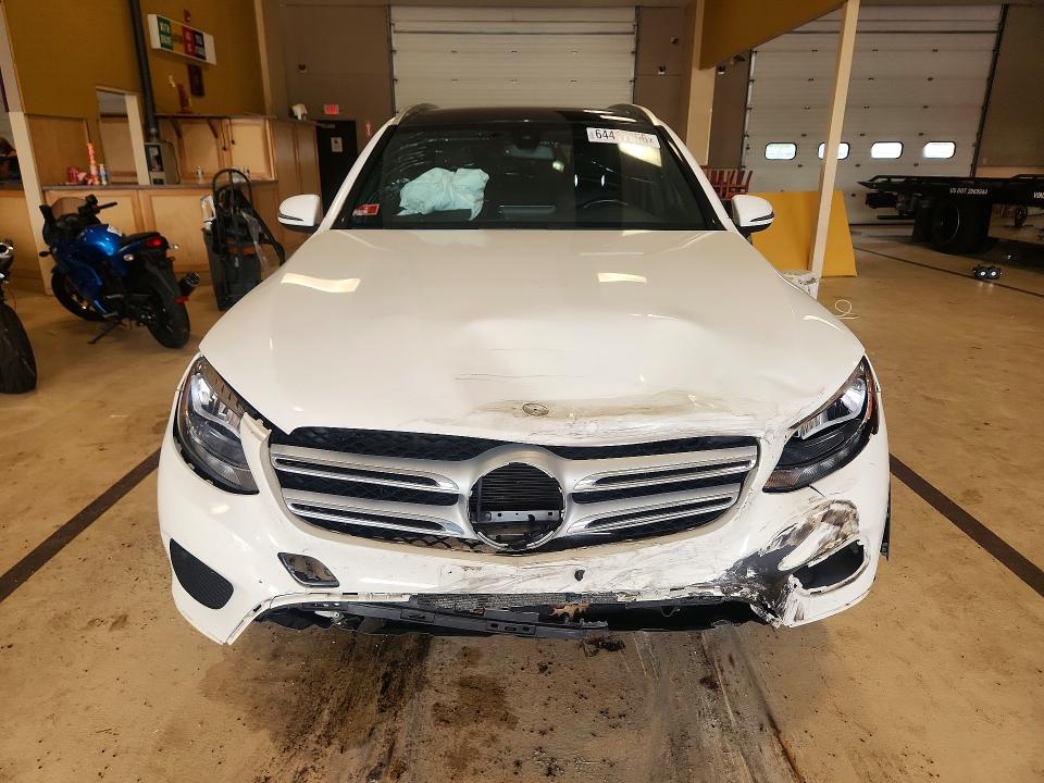 64417956 :رقم المزاد ، WDC0G4KB8JV028855 vin ، 2018 Mercedes-benz Glc مزاد بيع