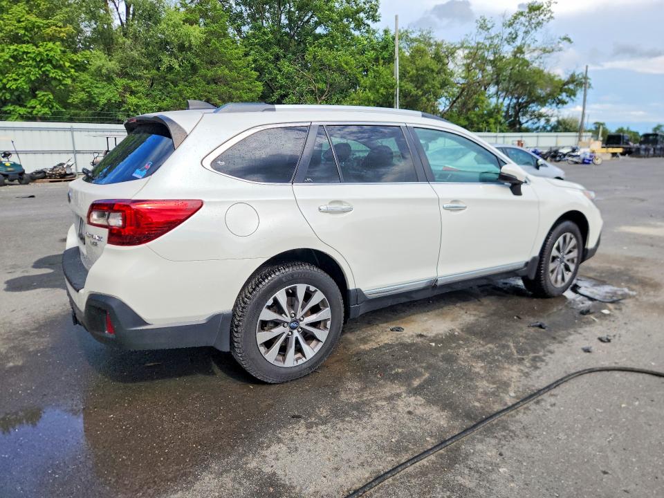 61363476 :رقم المزاد ، 4S4BSETC4J3329611 vin ، 2018 Subaru Outback مزاد بيع