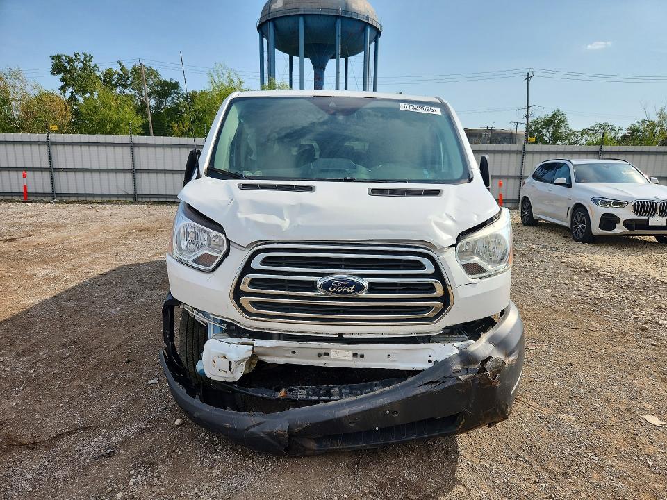 67329696 :رقم المزاد ، 1FBZX2ZM1FKA31487 vin ، 2015 Ford Transit مزاد بيع