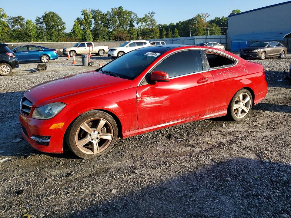 63909946 :رقم المزاد ، WDDGJ4HB1FG354317 vin ، 2015 Mercedes-benz C مزاد بيع