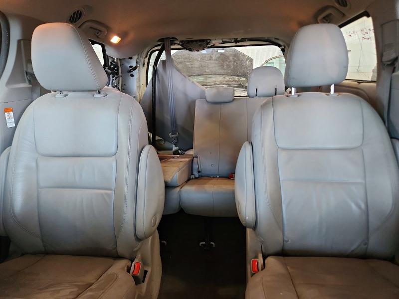 2018 Toyota Sienna მანქანა იყიდება აუქციონზე, vin: 5TDDZ3DC0JS196789, აუქციონის ნომერი: 64243846