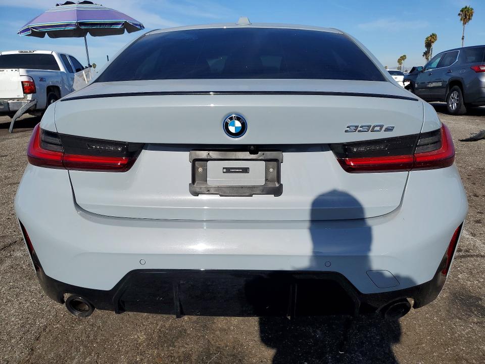 65115916 :رقم المزاد ، 3MW39FF03R8E34037 vin ، 2024 Bmw 330e مزاد بيع