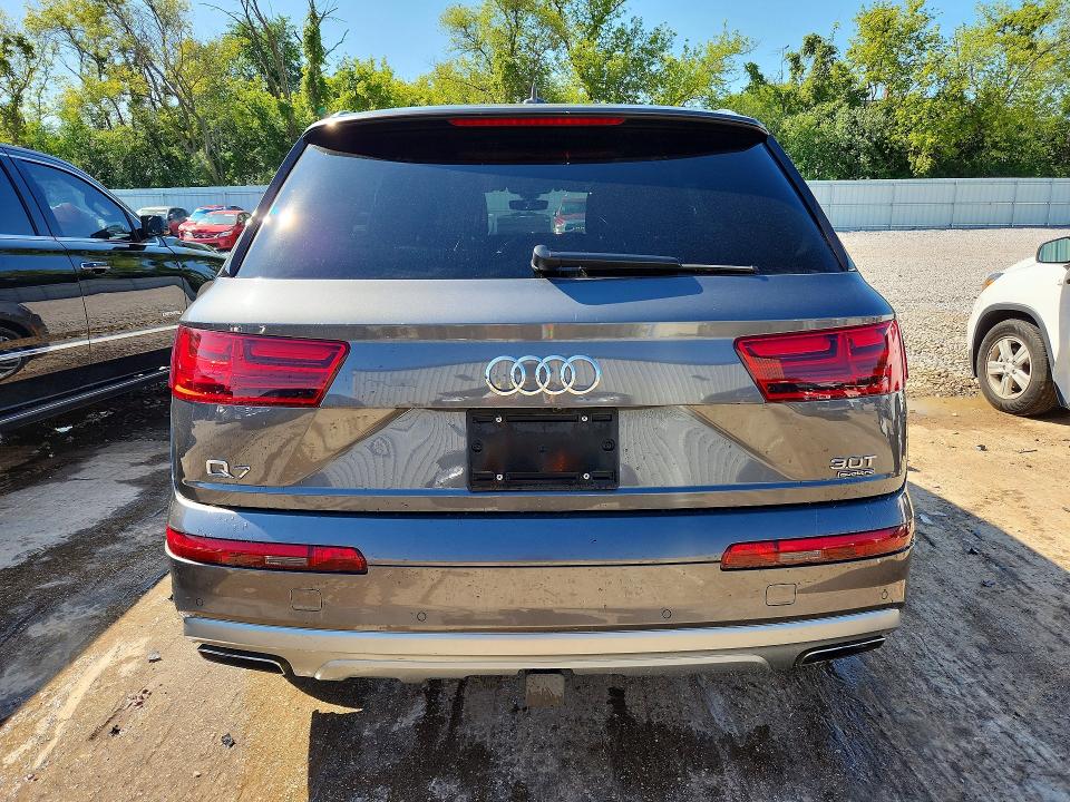 65997456 :رقم المزاد ، WA1VAAF77JD045440 vin ، 2018 Audi Q7 مزاد بيع