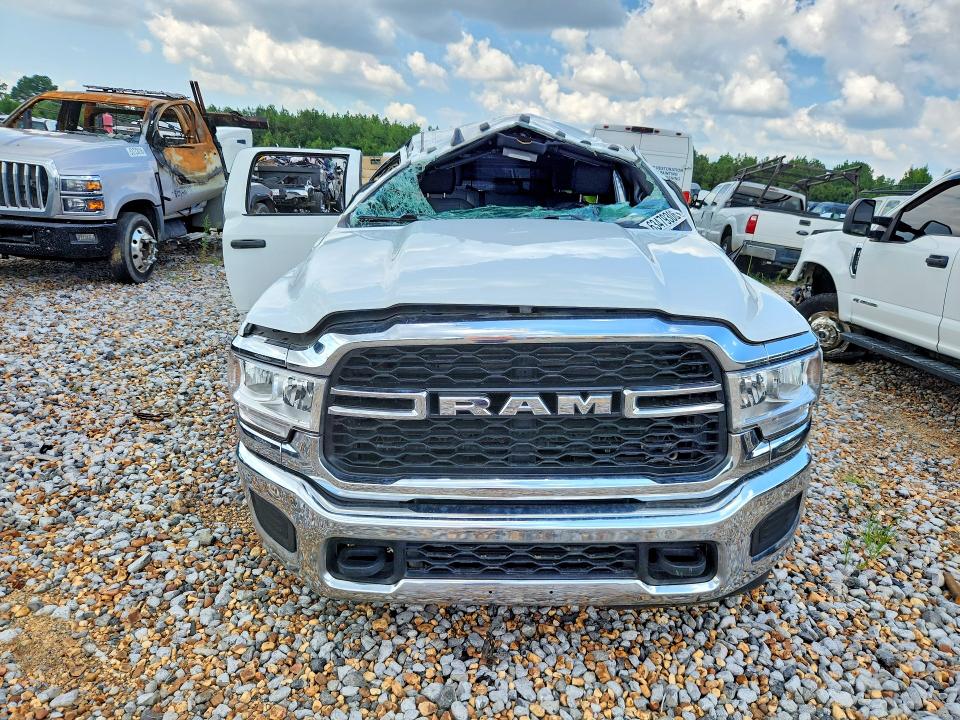 63479306 :رقم المزاد ، 3C7WRTCL0RG129357 vin ، 2024 Ram 3500 مزاد بيع
