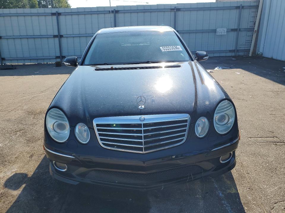 65085636 :رقم المزاد ، WDBUF56X19B390270 vin ، 2009 Mercedes-benz E مزاد بيع