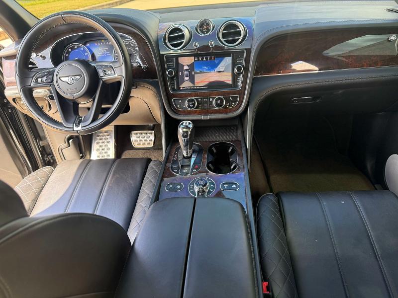 67519416 :رقم المزاد ، SJAAC2ZV8HC014584 vin ، 2017 Bentley Bentayga مزاد بيع