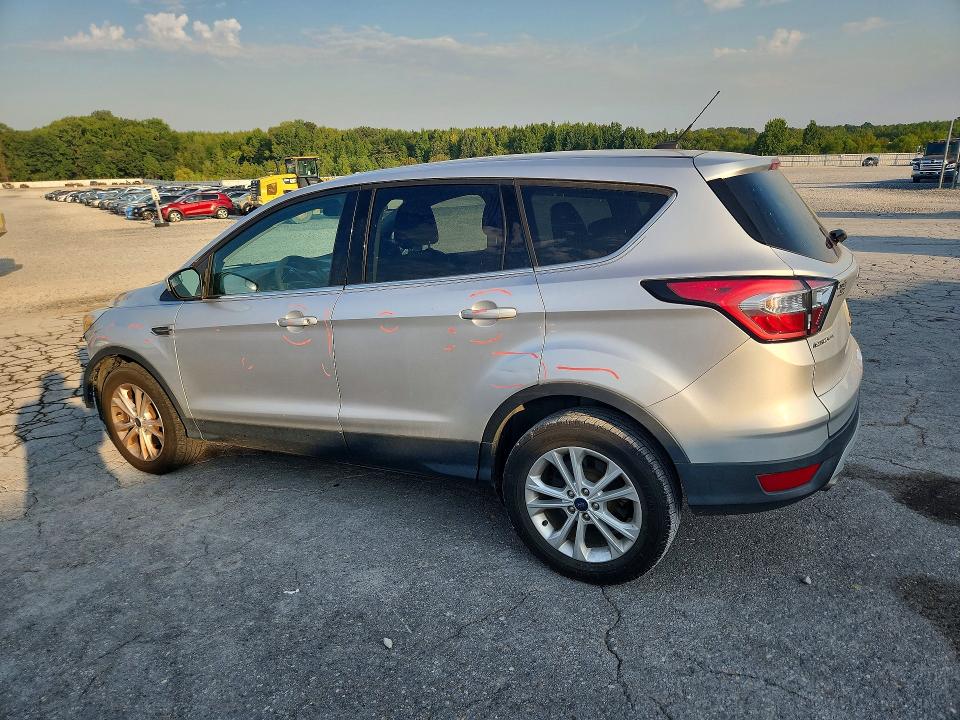 2017 Ford Escape მანქანა იყიდება აუქციონზე, vin: 1FMCU0G9XHUB67214, აუქციონის ნომერი: 66564766