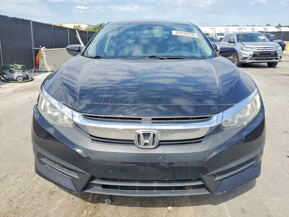 65838256 :رقم المزاد ، 19XFC2F71HE081837 vin ، 2017 Honda Civic مزاد بيع