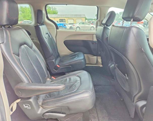 65012776 :رقم المزاد ، 2C4RC1BG8JR321077 vin ، 2018 Chrysler Pacifica مزاد بيع