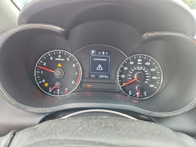 65237046 :رقم المزاد ، 3KPFL4A75HE010854 vin ، 2017 Kia Forte مزاد بيع