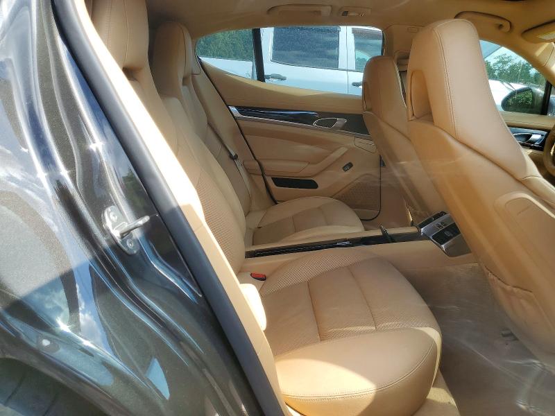 64222406 :رقم المزاد ، WP0AA2A75CL072582 vin ، 2012 Porsche Panamera مزاد بيع