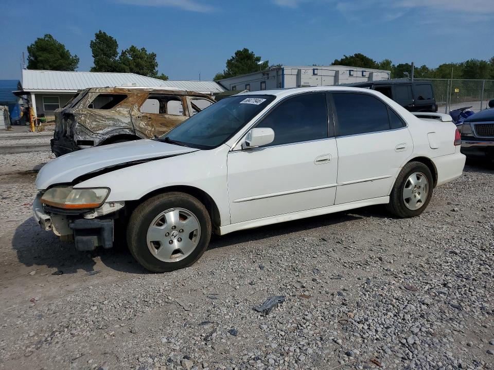 2001 Honda Accord მანქანა იყიდება აუქციონზე, vin: 1HGCG16541A077159, აუქციონის ნომერი: 66477946