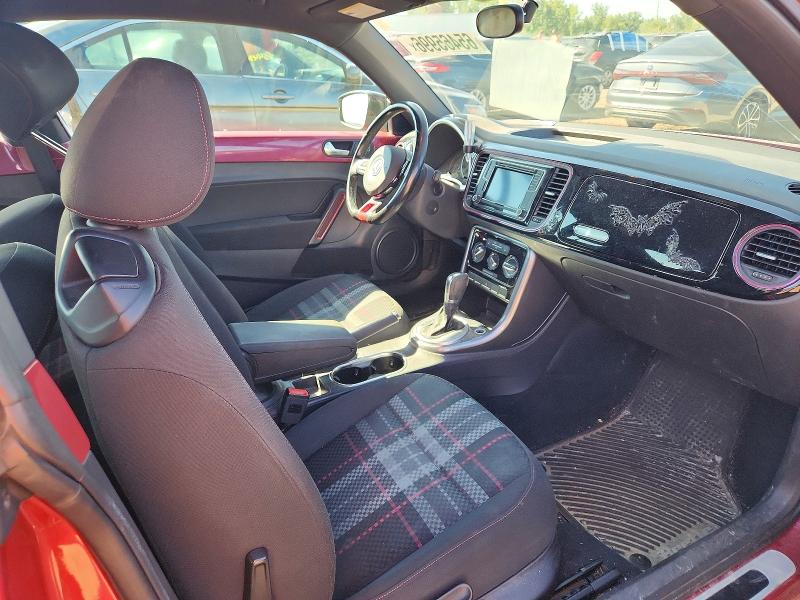 65465996 :رقم المزاد ، 3VWF17AT3HM606696 vin ، 2017 Volkswagen Beetle مزاد بيع