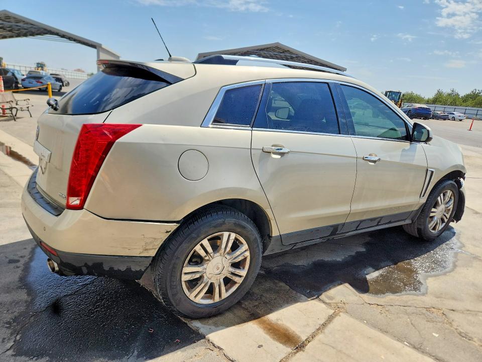 63252196 :رقم المزاد ، 3GYFNBE34FS584635 vin ، 2015 Cadillac Srx مزاد بيع