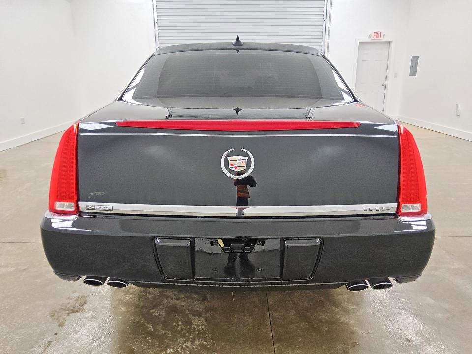 62770936 :رقم المزاد ، 1GE8K9C63BU550314 vin ، 2011 Cadillac Professional Chassis مزاد بيع