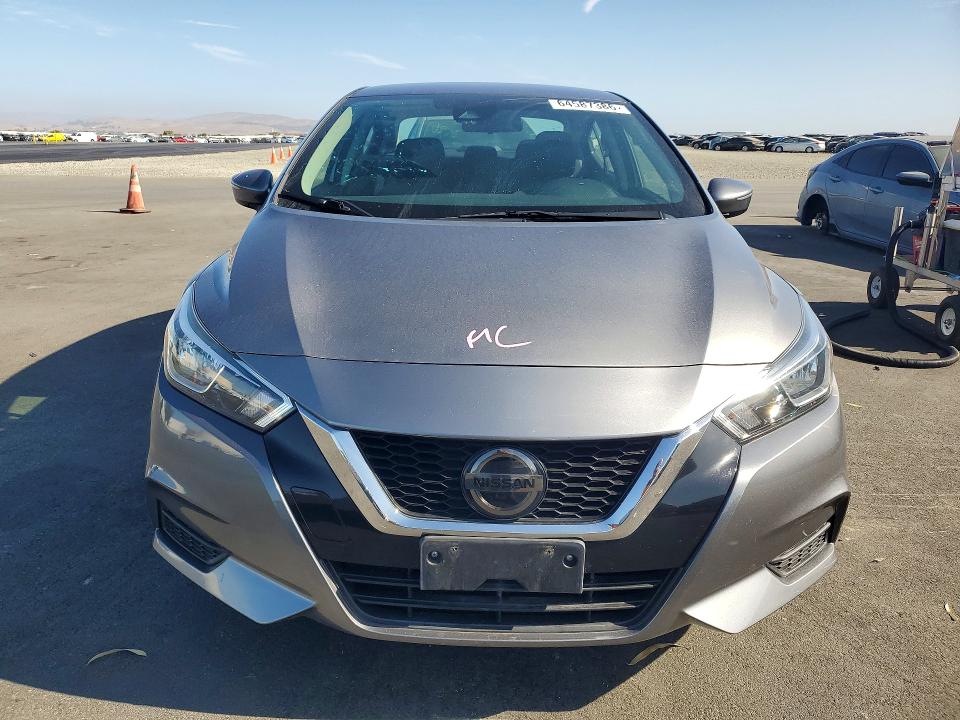 64587386 :رقم المزاد ، 3N1CN8EV7ML868610 vin ، 2021 Nissan Versa مزاد بيع