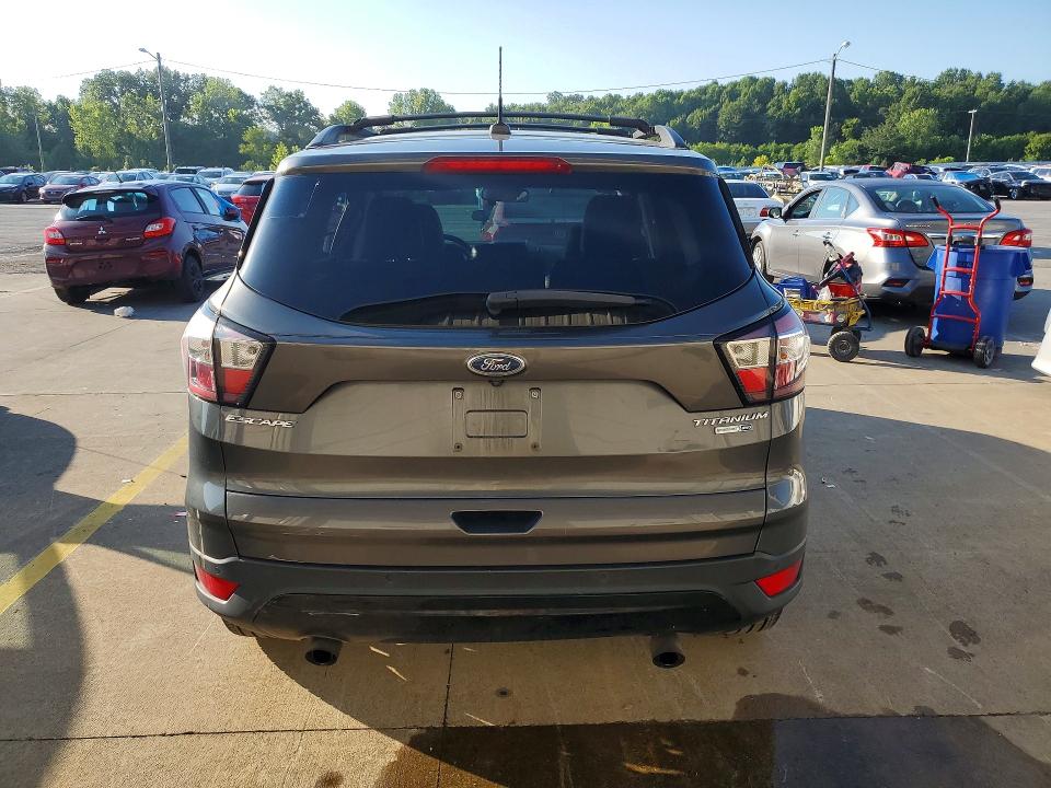 Продаж на аукціоні авто 2017 Ford Escape, vin: 1FMCU9J97HUC46515, номер лоту: 63366656