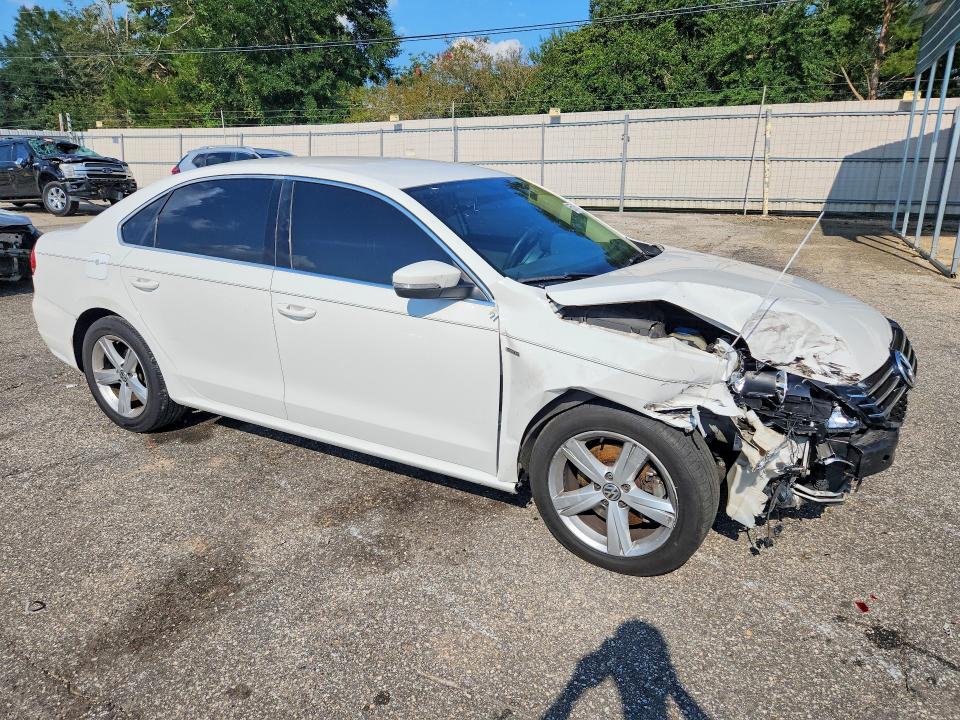 Продажа на аукционе авто 2015 Volkswagen Passat, vin: 1VWAT7A39FC107078, номер лота: 65716476