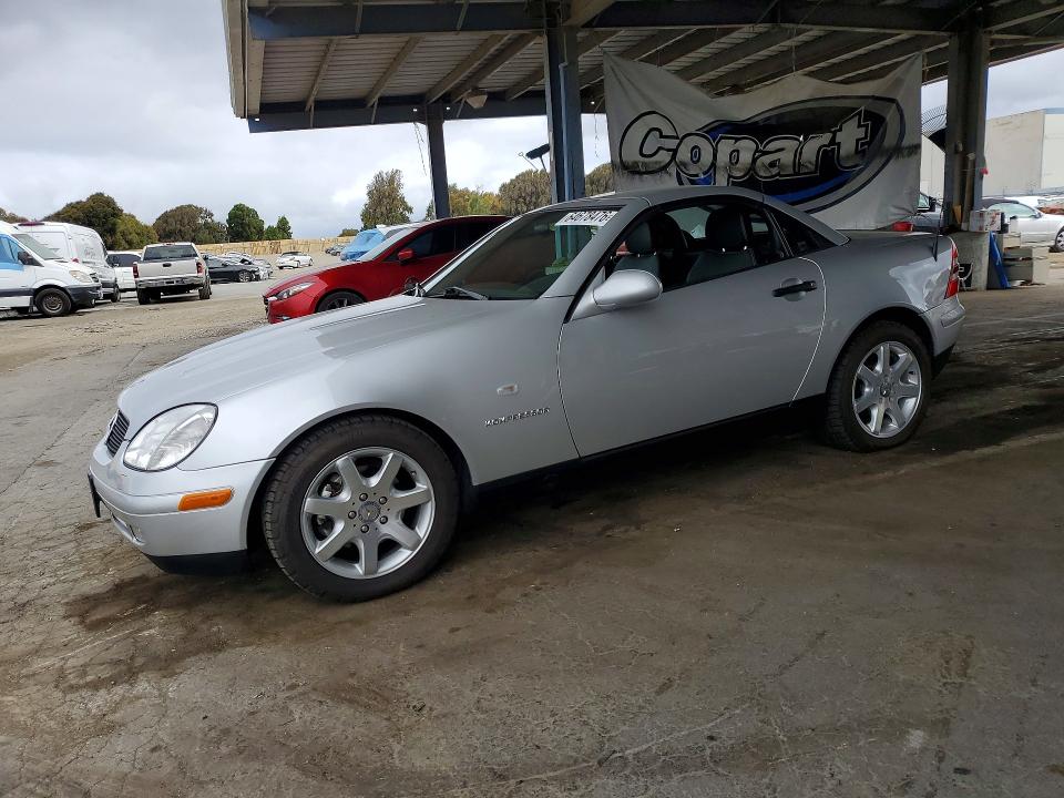 64678476 :رقم المزاد ، WDBKK47F0XF125705 vin ، 1999 Mercedes-benz Slk مزاد بيع