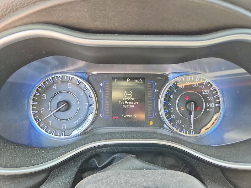 63566876 :رقم المزاد ، 1C3CCCAB3FN758680 vin ، 2015 Chrysler 200 مزاد بيع