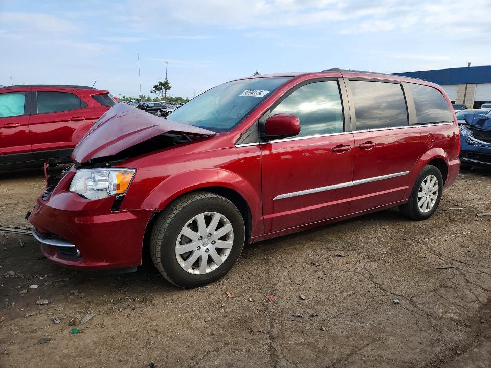 65941706 :رقم المزاد ، 2C4RC1BG3FR697368 vin ، 2015 Chrysler Town & Country مزاد بيع