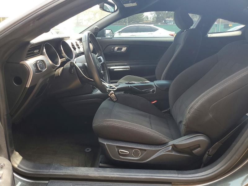 63213546 :رقم المزاد ، 1FA6P8TH2J5113108 vin ، 2018 Ford Mustang مزاد بيع