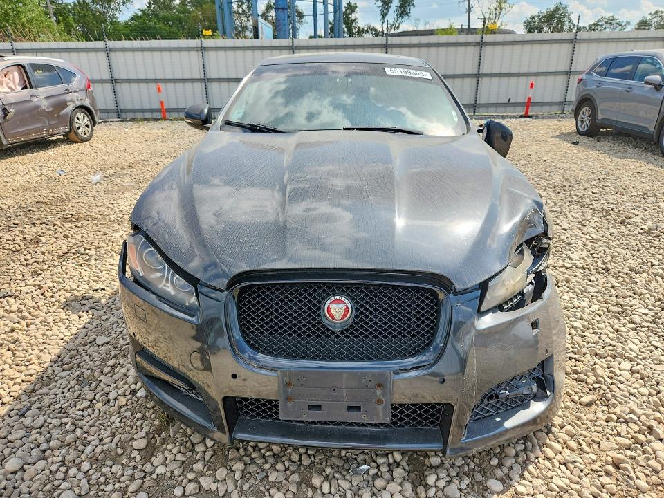 65199306 :رقم المزاد ، SAJWJ0FF6F8U76512 vin ، 2015 Jaguar Xf مزاد بيع