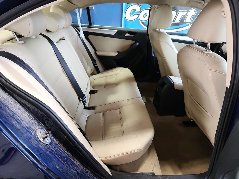 64665726 :رقم المزاد ، 3VWDP7AJ9DM423110 vin ، 2013 Volkswagen Jetta مزاد بيع