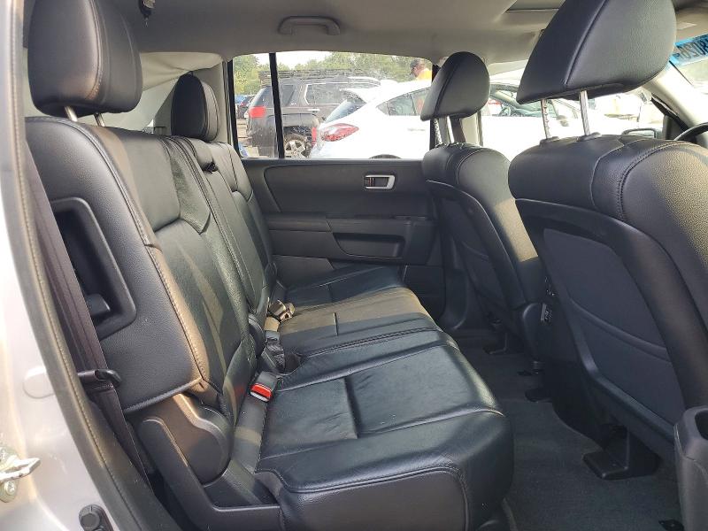 62918026 :رقم المزاد ، 5FNYF4H77FB067215 vin ، 2015 Honda Pilot مزاد بيع