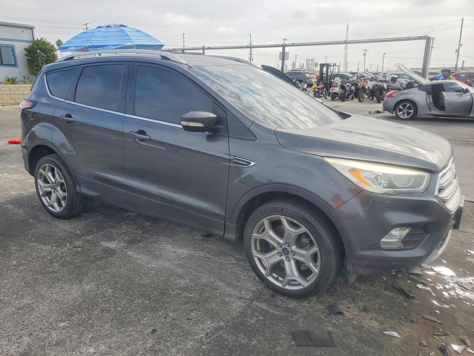 Продажа на аукционе авто 2017 Ford Escape, vin: 1FMCU0J93HUD66467, номер лота: 66976316