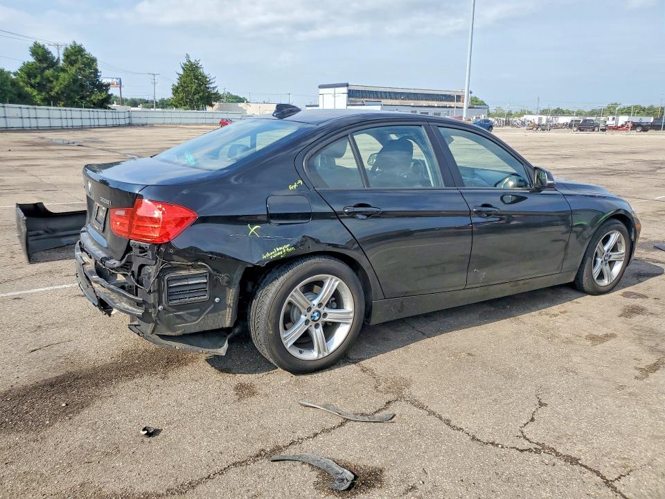 64207166 :رقم المزاد ، WBA3B3C52EJ977462 vin ، 2014 Bmw 328 مزاد بيع
