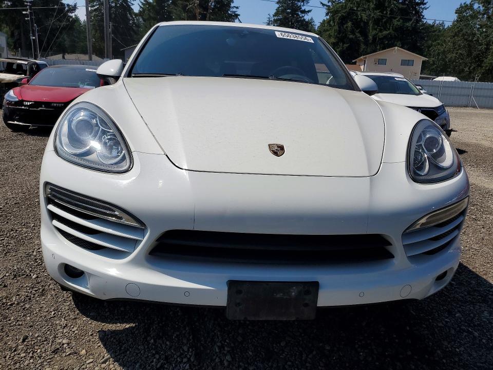 65038556 :رقم المزاد ، WP1AA2A21ELA04110 vin ، 2014 Porsche Cayenne مزاد بيع