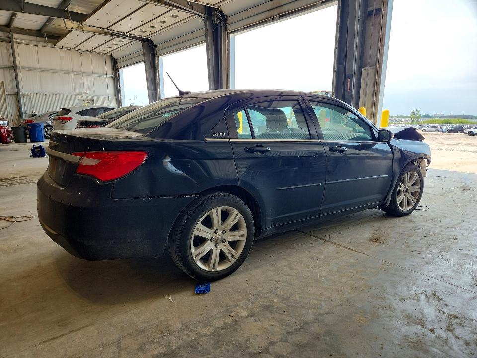 2013 Chrysler 200 მანქანა იყიდება აუქციონზე, vin: 1C3CCBBB0DN666013, აუქციონის ნომერი: 64624756
