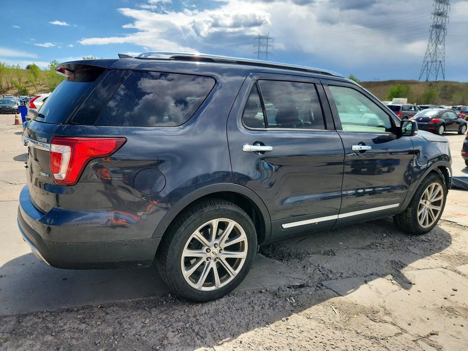 66820636 :رقم المزاد ، 1FM5K8FH2HGB45924 vin ، 2017 Ford Explorer مزاد بيع