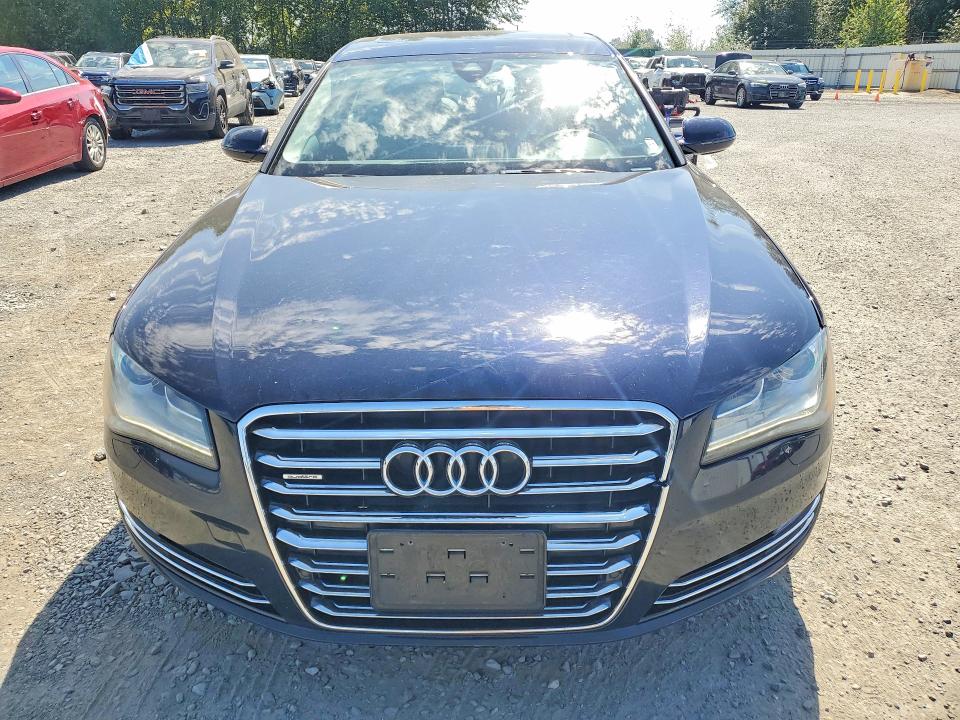 65051716 :رقم المزاد ، WAURVAFD4BN018643 vin ، 2011 Audi A8 مزاد بيع