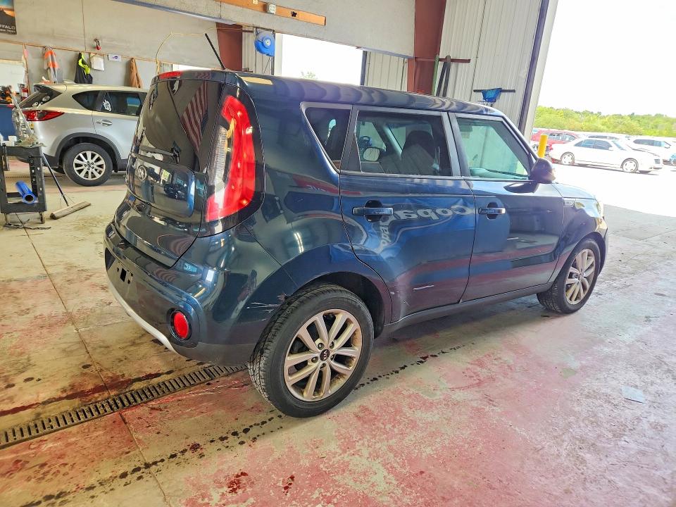 2018 Kia Soul მანქანა იყიდება აუქციონზე, vin: KNDJP3A58J7511220, აუქციონის ნომერი: 66073766
