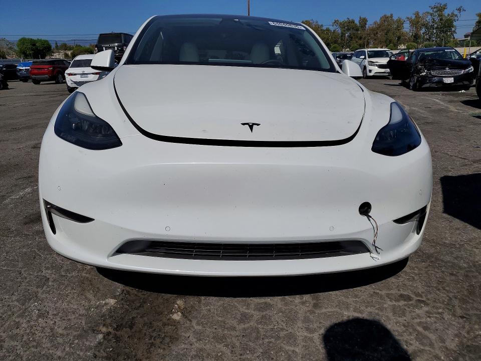 64040836 :رقم المزاد ، 7SAYGDEF3NF537251 vin ، 2022 Tesla Model Y مزاد بيع