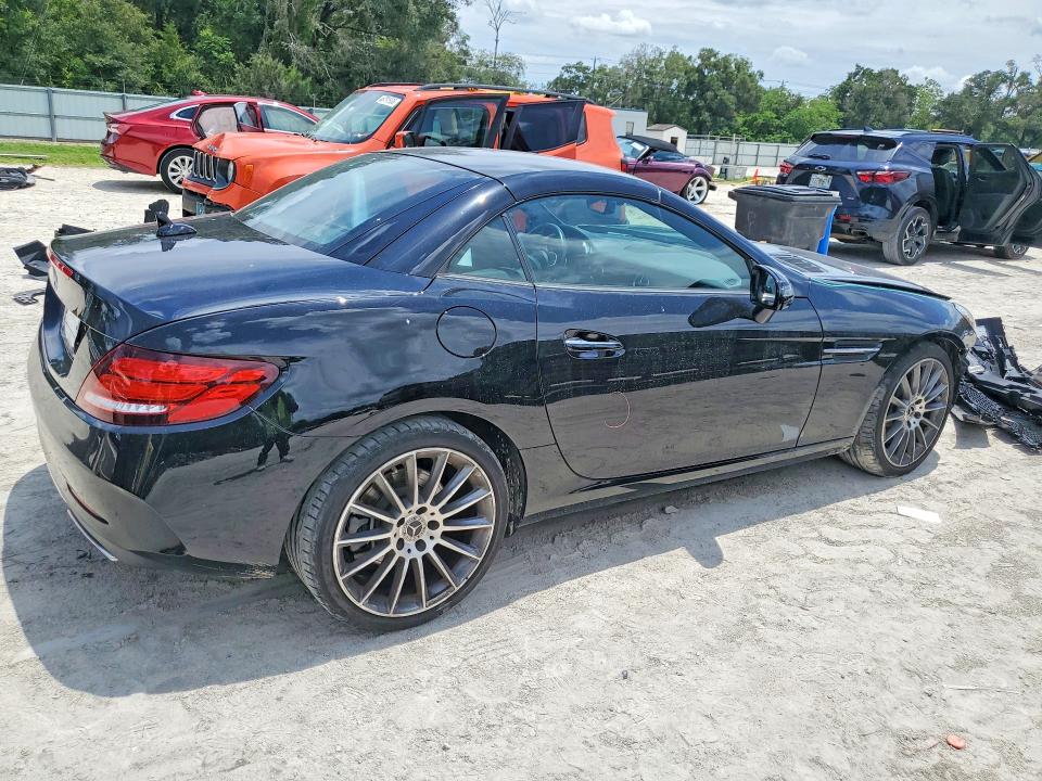 63483976 :رقم المزاد ، W1KPK3JA1LF170781 vin ، 2020 Mercedes-benz Slc مزاد بيع