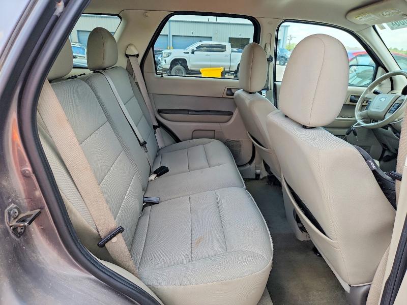 2010 Ford Escape მანქანა იყიდება აუქციონზე, vin: 1FMCU0DG9AKC28038, აუქციონის ნომერი: 63717086