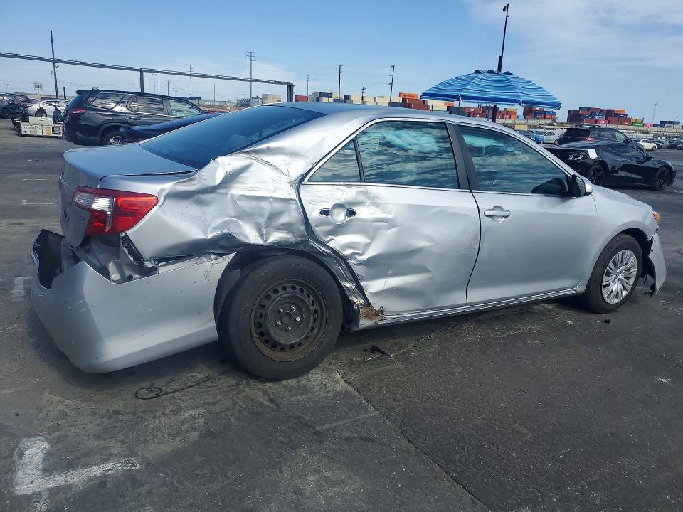 64420966 :رقم المزاد ، 4T4BF1FK7CR164981 vin ، 2012 Toyota Camry مزاد بيع