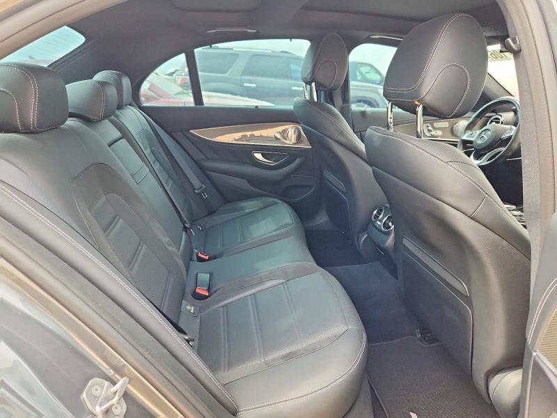 63747106 :رقم المزاد ، WDDZF6EB3JA395960 vin ، 2018 Mercedes-benz E مزاد بيع